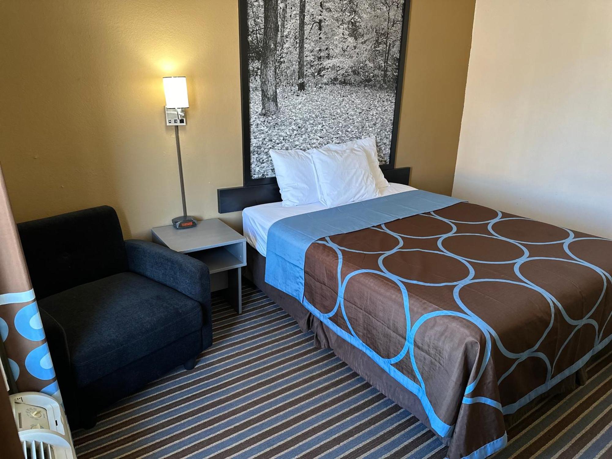 Super 8 By Wyndham Columbia Clark Lane Hotell Exteriör bild