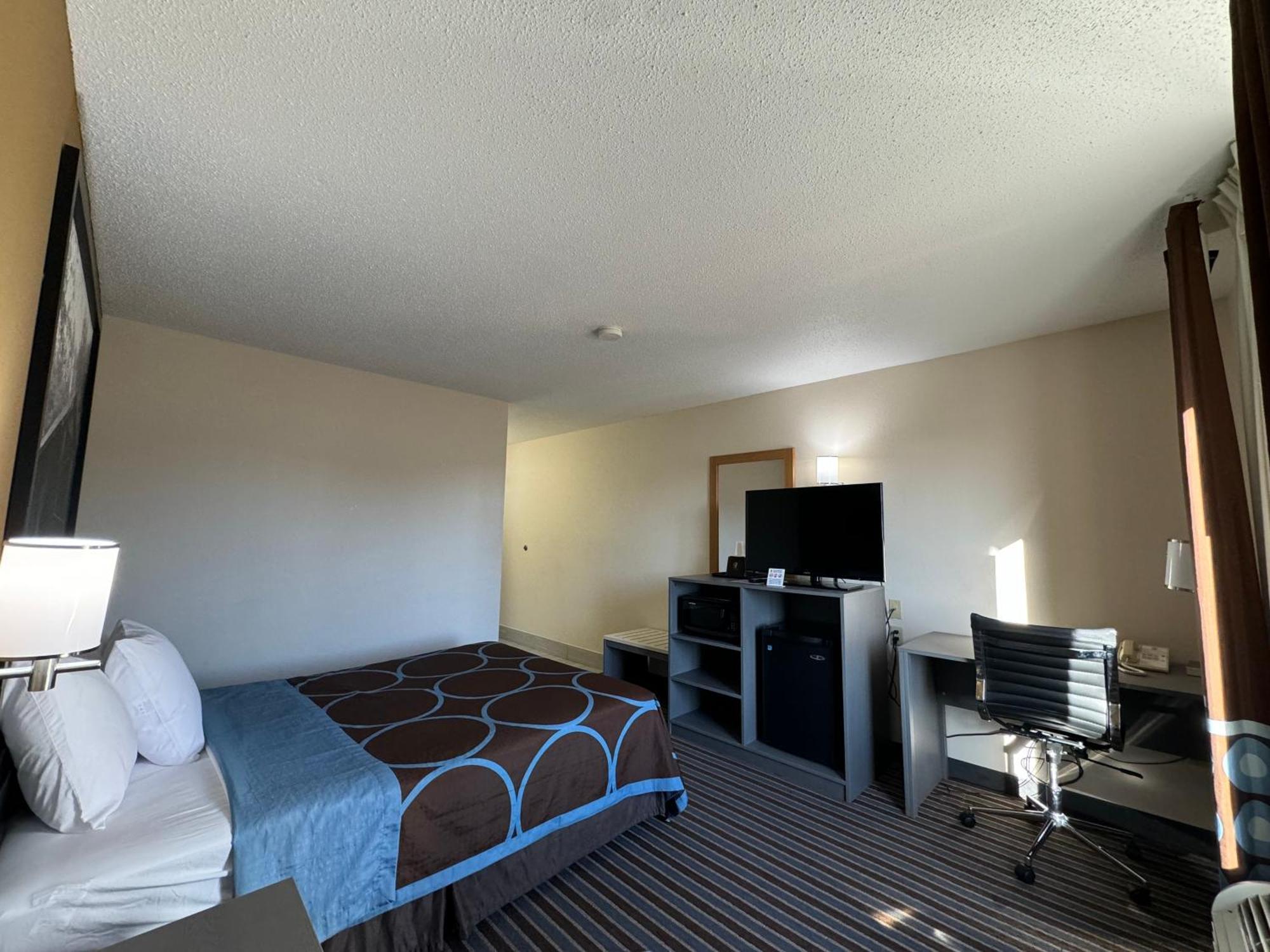 Super 8 By Wyndham Columbia Clark Lane Hotell Exteriör bild