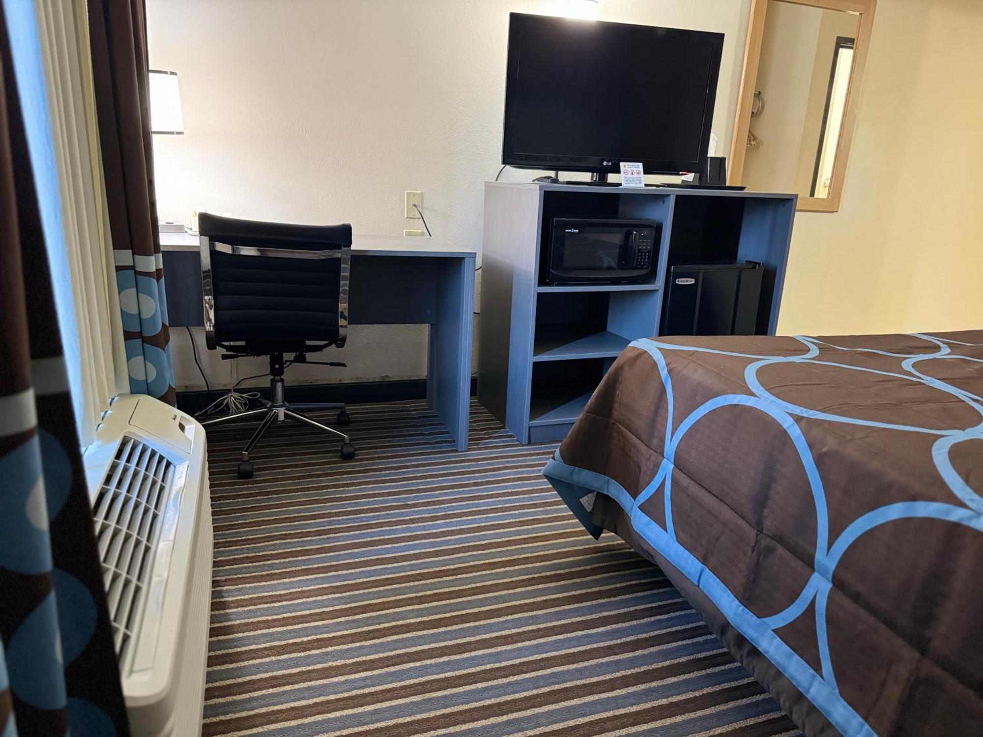 Super 8 By Wyndham Columbia Clark Lane Hotell Exteriör bild