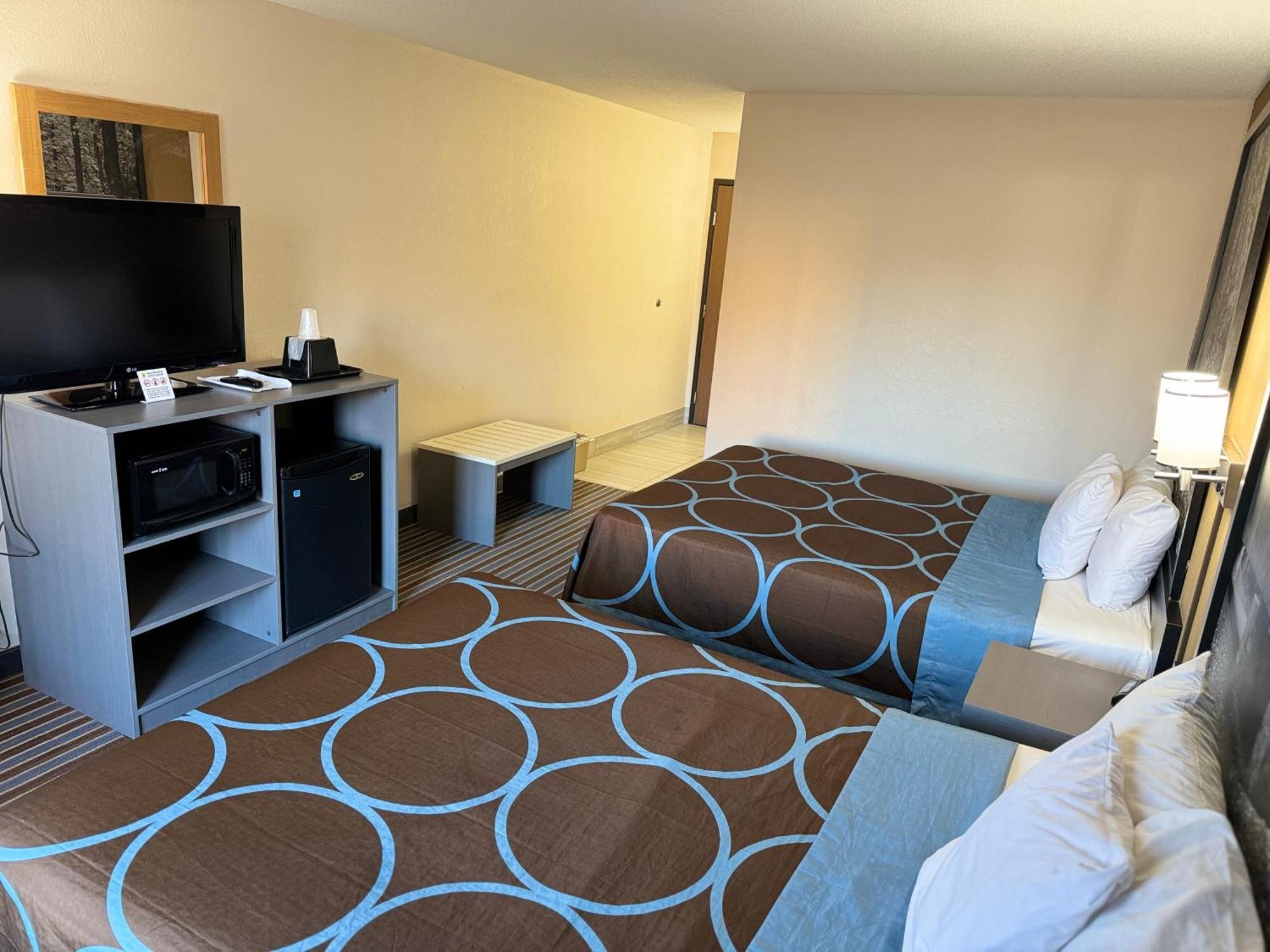 Super 8 By Wyndham Columbia Clark Lane Hotell Exteriör bild