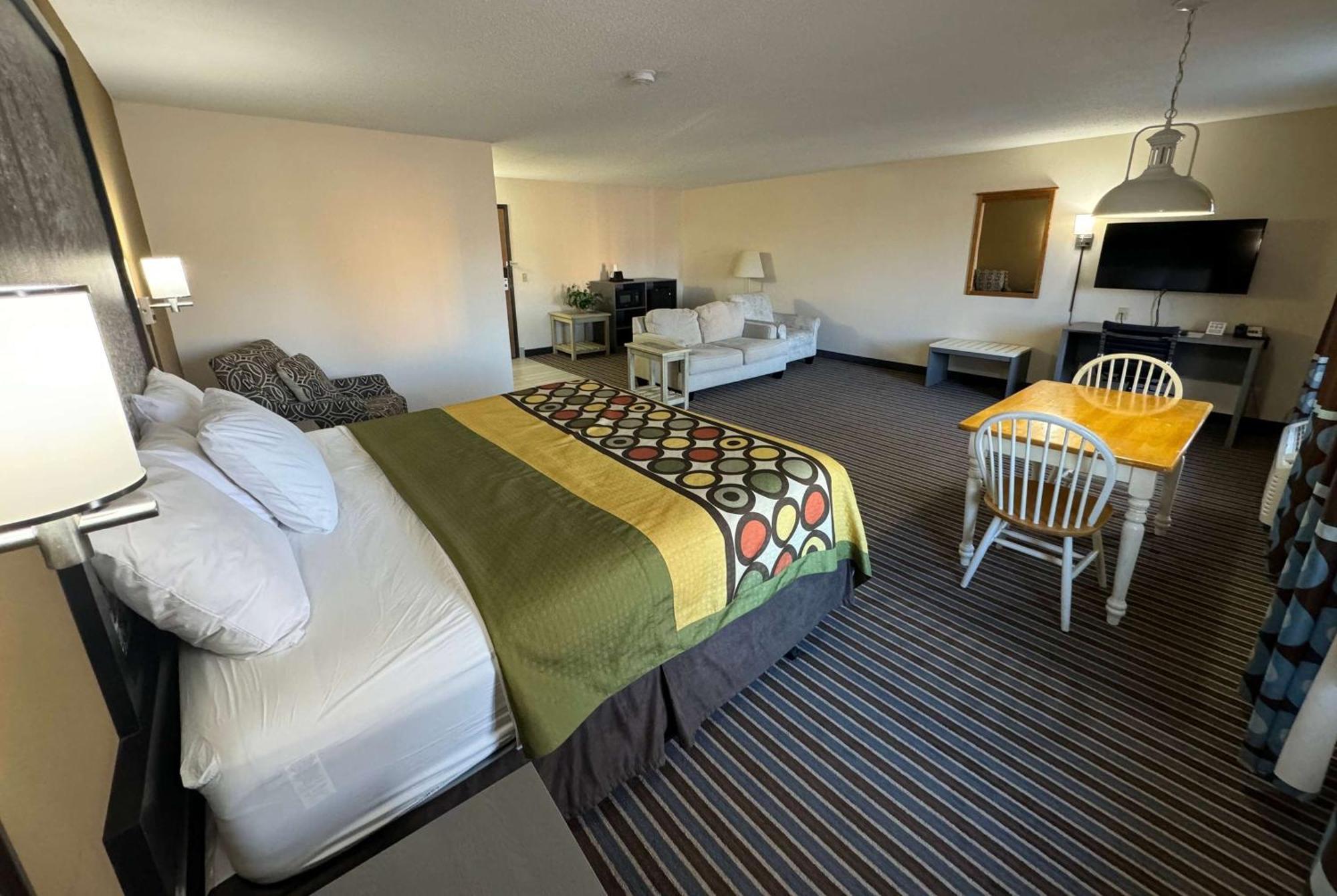 Super 8 By Wyndham Columbia Clark Lane Hotell Exteriör bild