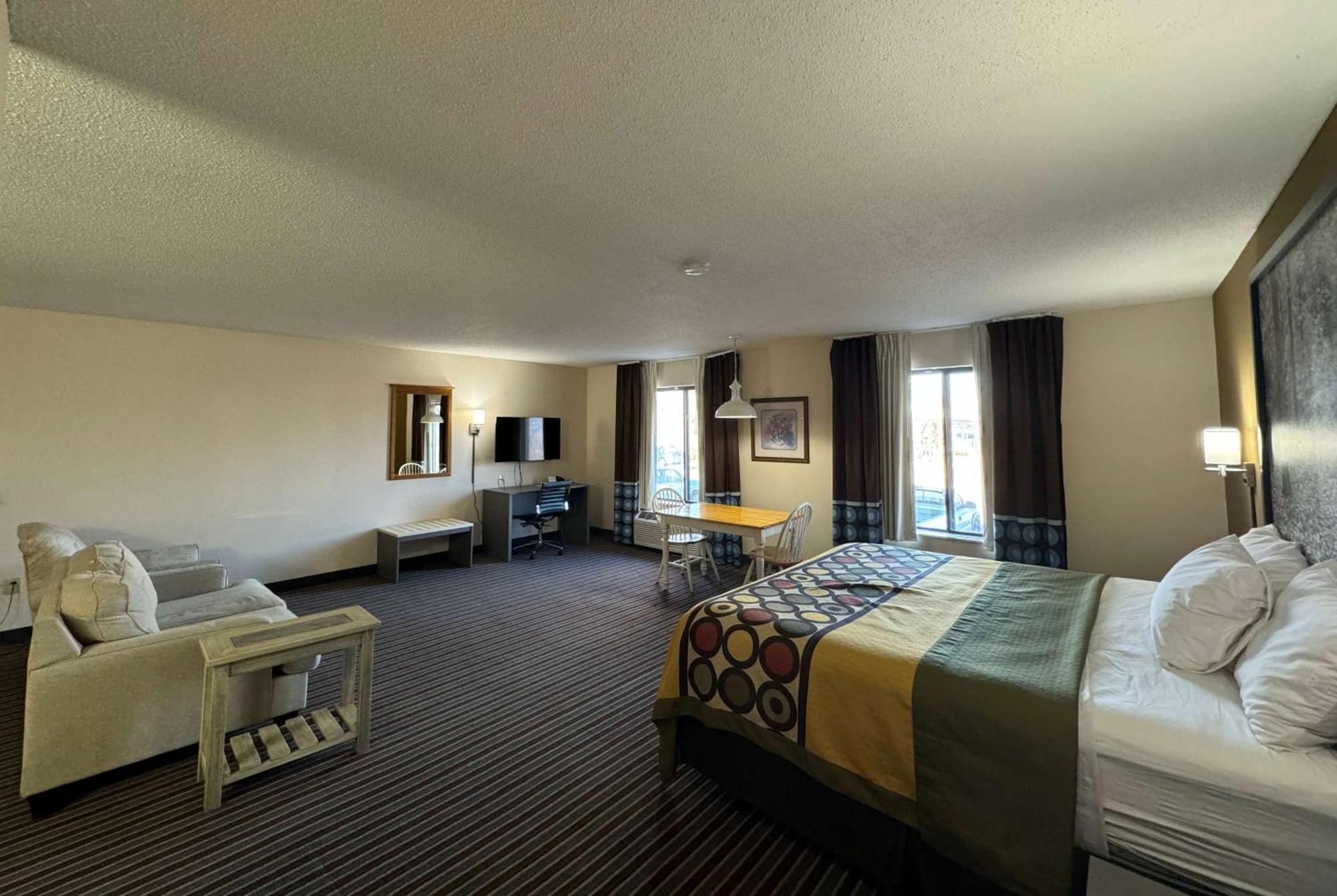 Super 8 By Wyndham Columbia Clark Lane Hotell Exteriör bild