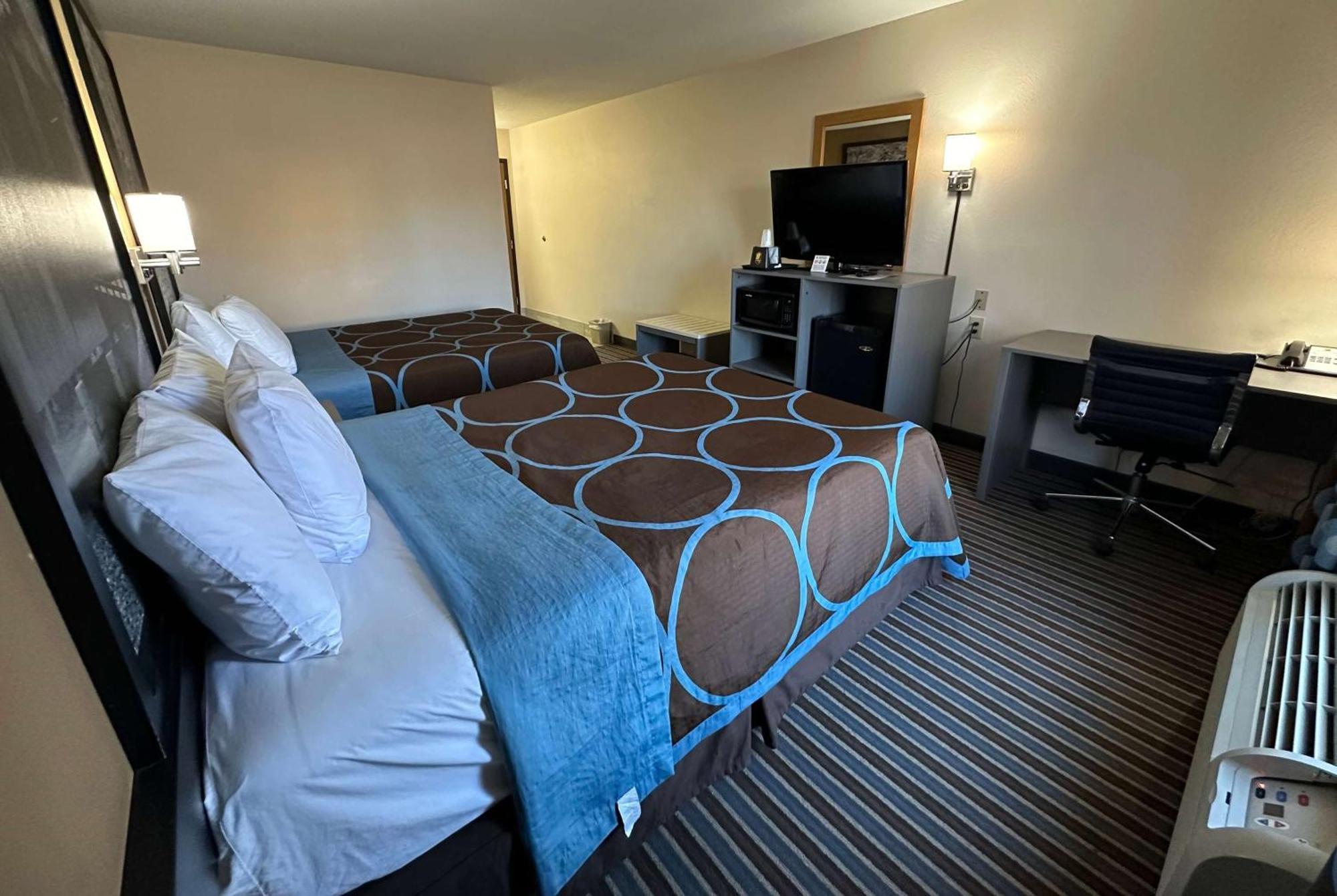 Super 8 By Wyndham Columbia Clark Lane Hotell Exteriör bild