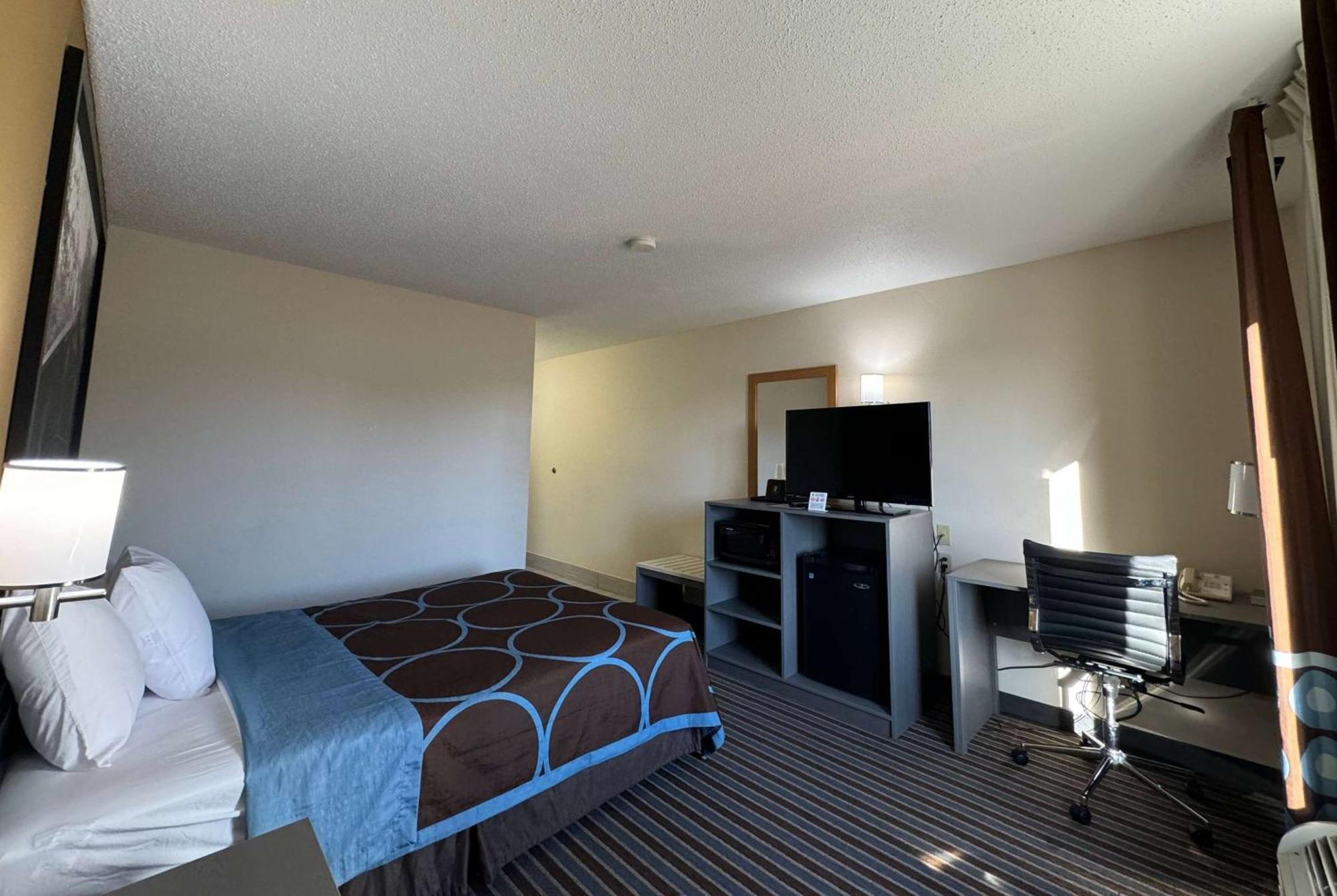 Super 8 By Wyndham Columbia Clark Lane Hotell Exteriör bild